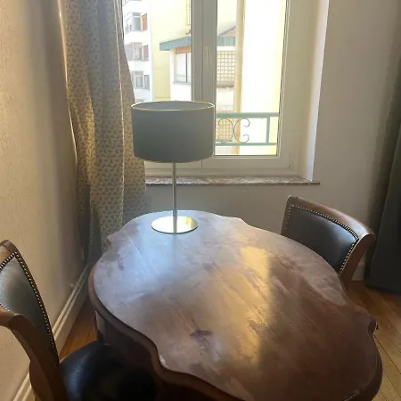 Frida- Thermal A 2 Min- 10 Pers - Chez Julie شقة