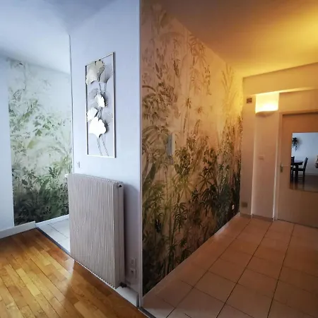 Frida- Thermal à 2 Min- 10 Pers - Chez Julie * Nancy